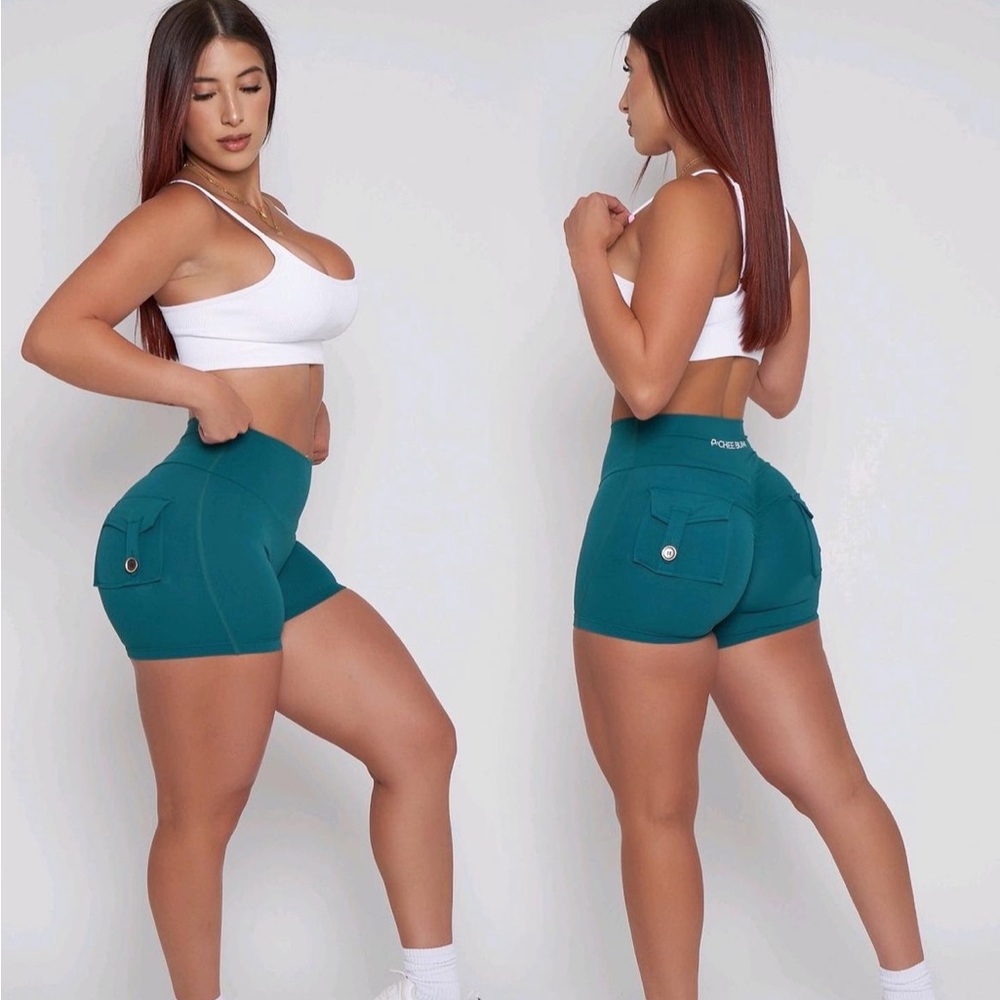 Pcheebum pocket scrunch shorts emerald